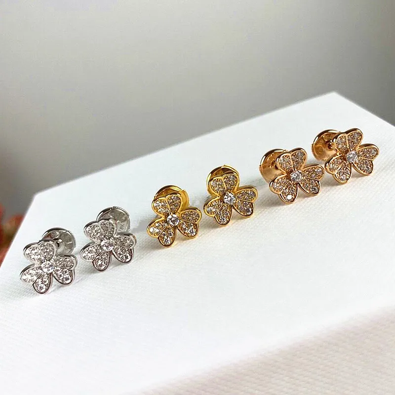 European Classic Brand High Quality 925 Sterling Silver Clover Earrings Women Lovely Sweet Fashion Jewelry Anniversary Gift
European Classic Brand High Quality 925 Sterling Silver Clover Earrings Women Lovely Sweet Fashion Jewelry Anniversary Gift