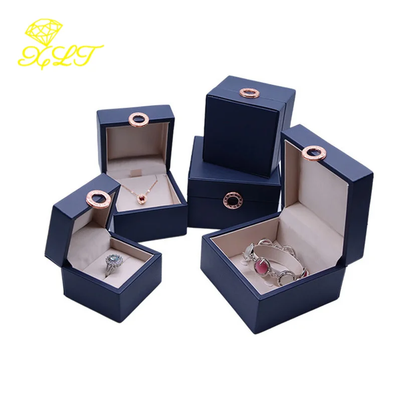 Blue Color Square PU Jewelry Box Earrings Ring Boxes Microfiber Bracelet Gift Box Jewelry Packaging Jewelry Organizer Storage
Blue Color Square PU Jewelry Box Earrings Ring Boxes Microfiber Bracelet Gift Box Jewelry Packaging Jewelry Organizer Storage