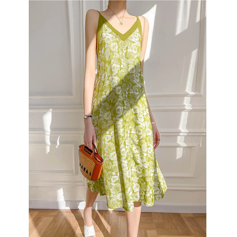 Avocado Green Floral Printed Strap Dress Summer 2022 French Style Romantic Sundress Women's Outfit
Avocado Green Floral Printed Strap Dress Summer 2022 French Style Romantic Sundress Women's Outfit