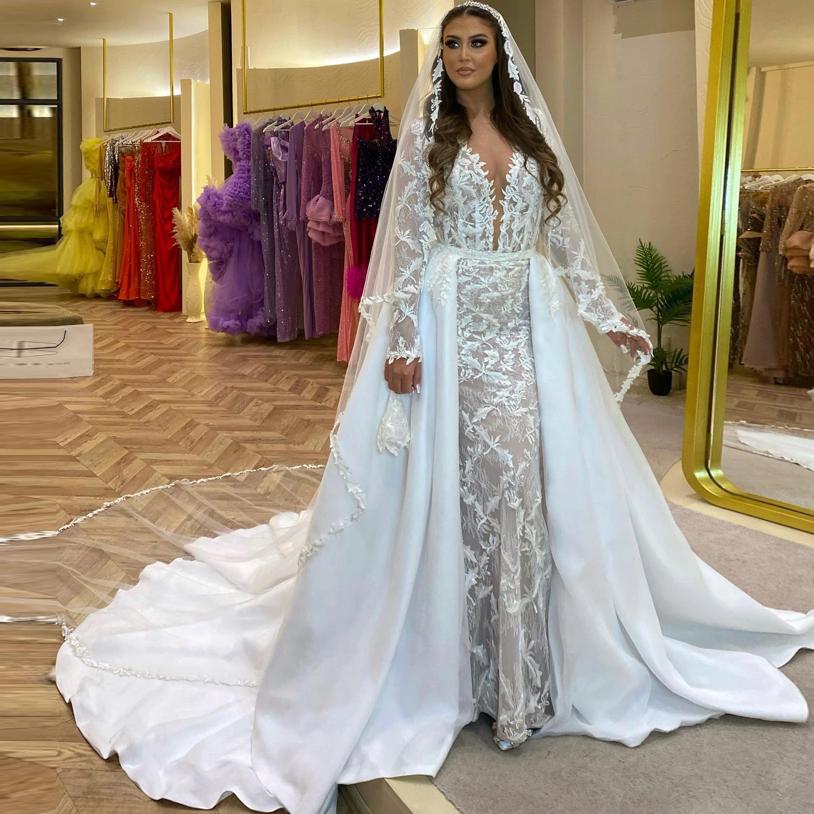 Sexy Deep V-neck Lace Satin Wedding Gowns Elegant Full Sleeves Floral A Line Bridal Dresses Backless Taffeta Wedding Dress
Sexy Deep V-neck Lace Satin Wedding Gowns Elegant Full Sleeves Floral A Line Bridal Dresses Backless Taffeta Wedding Dress