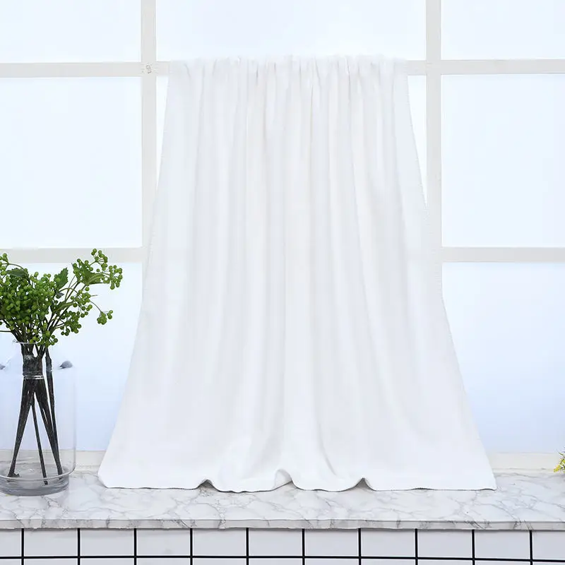 Очень большое банное полотенце из микрофибры, мягкое, с высокой впитывающей способностью и быстросохнущее, многофункциональное использование для занятий спортом, салонов красоты и отелей.
Очень большое банное полотенце из микрофибры, мягкое, с высокой впитывающей способностью и быстросохнущее, многофункциональное использование для занятий спортом, салонов красоты и отелей.