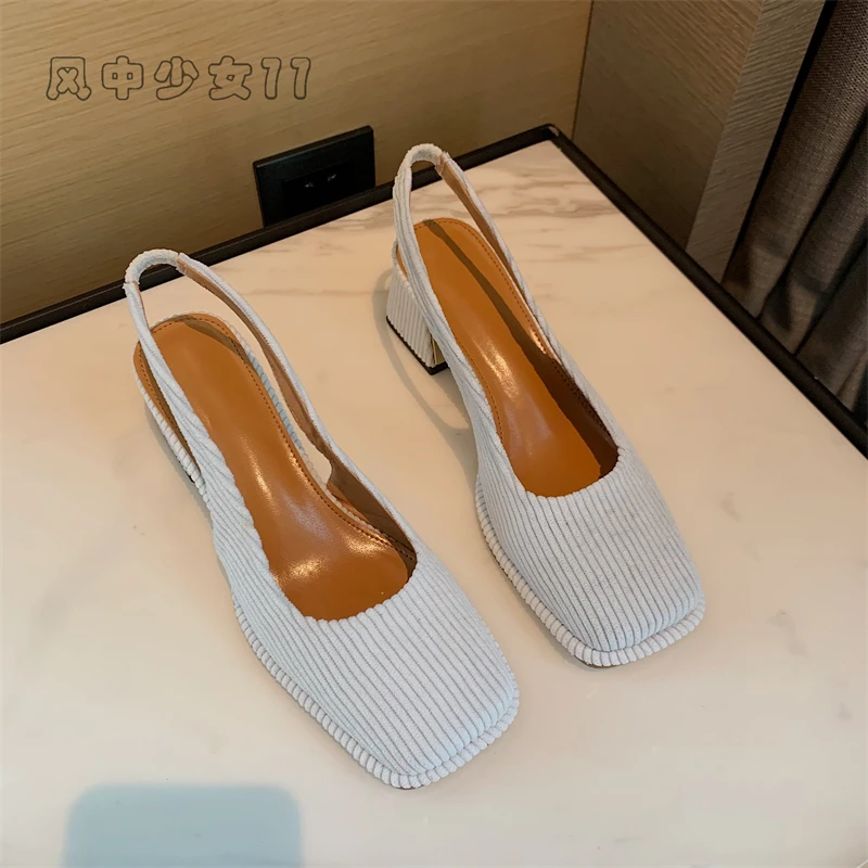 Женские туфли на каблуке, бежевые удобные туфли на среднем каблуке, с закрытым носком, черного цвета, весна 2022
Женские туфли на каблуке, бежевые удобные туфли на среднем каблуке, с закрытым носком, черного цвета, весна 2022