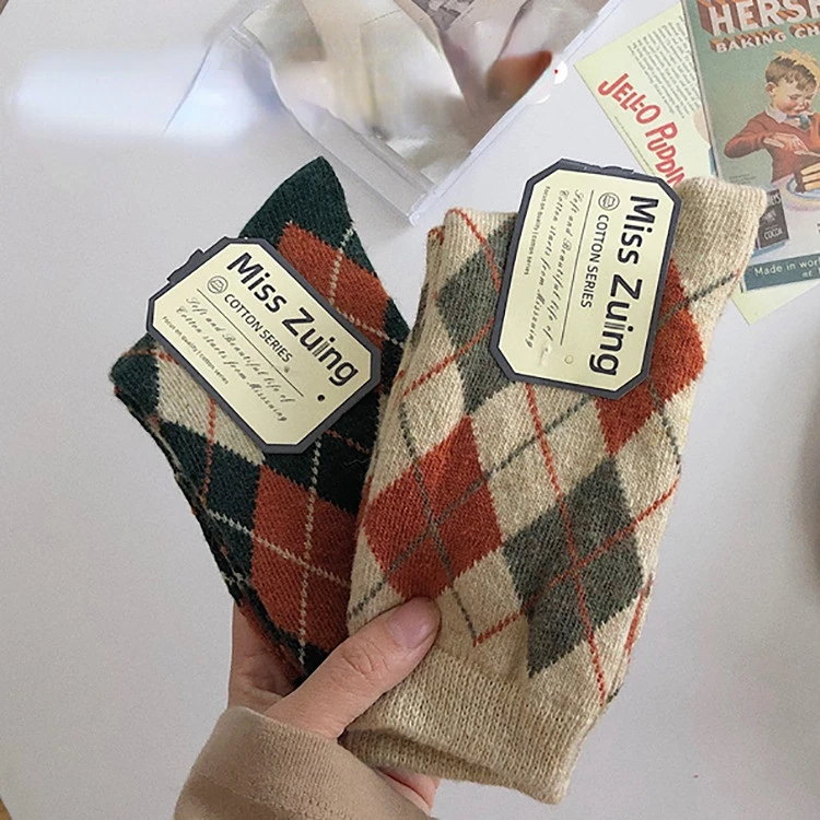 Autumn and Winter New Diamond Wool Women's Socks Winter Thickening Warm Wool Socks Korean Version of Women's Mid-thigh Socks
Autumn and Winter New Diamond Wool Women's Socks Winter Thickening Warm Wool Socks Korean Version of Women's Mid-thigh Socks