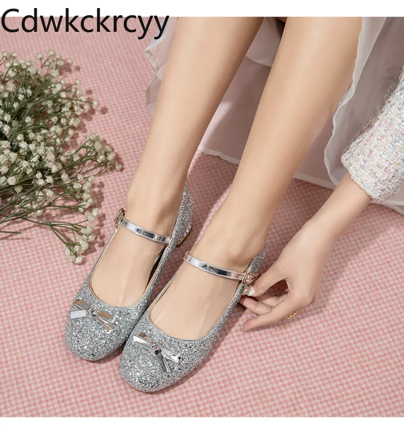 Женские туфли с круглым носком, на толстом каблуке, размеры 28-39
Женские туфли с круглым носком, на толстом каблуке, размеры 28-39