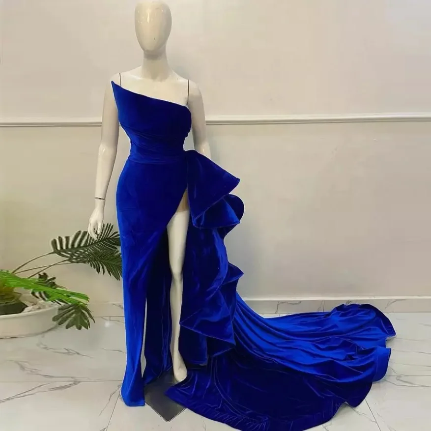 Modest Royal Blue Velvet Prom Dresses Long Train High Slit Formal Evening Gowns Plus Size Lace Up Corset Back Party Dress 2022
Modest Royal Blue Velvet Prom Dresses Long Train High Slit Formal Evening Gowns Plus Size Lace Up Corset Back Party Dress 2022