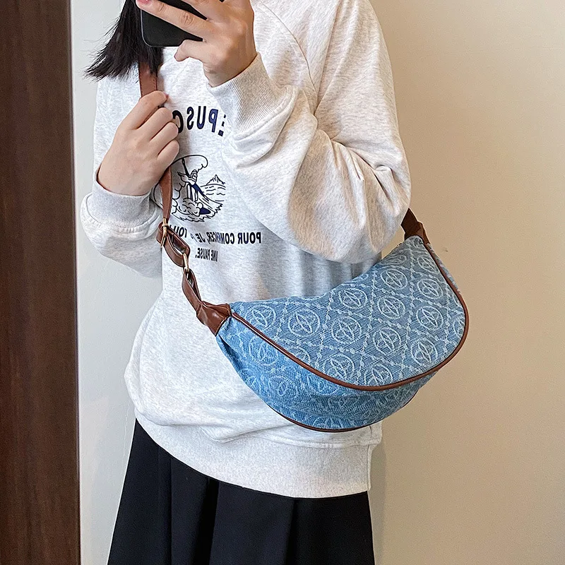 Autumn New Denim Handbag Women's Bag Niche Design Armpit Bag Joker Korean Dumpling Bag
Autumn New Denim Handbag Women's Bag Niche Design Armpit Bag Joker Korean Dumpling Bag