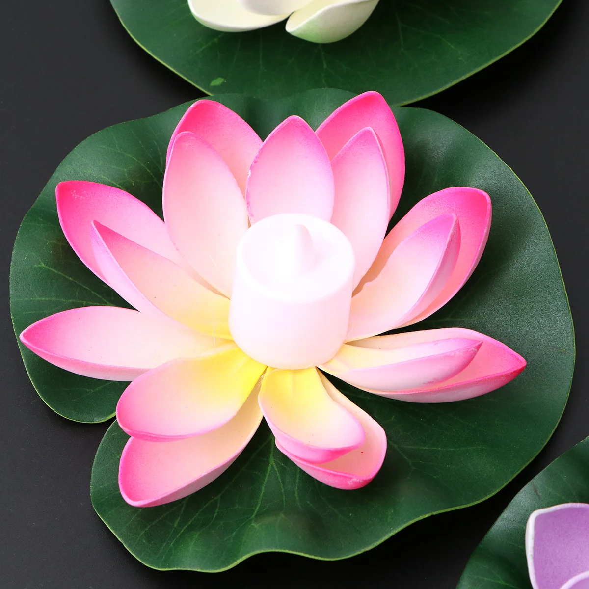 6 LED Water Flower Colorful Floating Artificial Romantic Night Lamp Blessing River Lantern for Xmas Festival New Year Party
6 LED Water Flower Colorful Floating Artificial Romantic Night Lamp Blessing River Lantern for Xmas Festival New Year Party