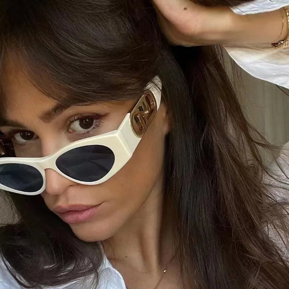 High Quality Simple Vintage Plastic Thick frame Cat Eye Sunglasses Women Sexy Small Triangle Frame Eyeglasses Brand Designer
High Quality Simple Vintage Plastic Thick frame Cat Eye Sunglasses Women Sexy Small Triangle Frame Eyeglasses Brand Designer