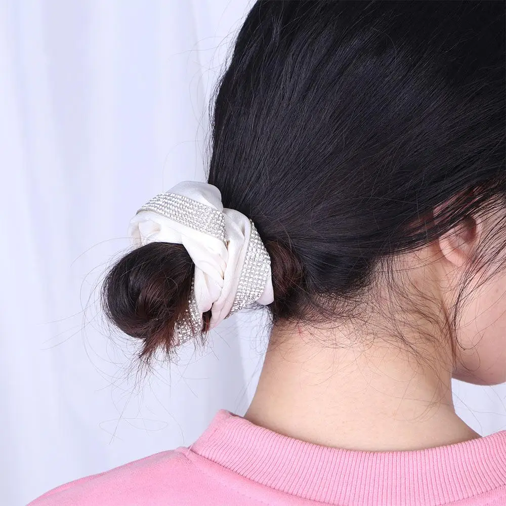 Retro Temperament Solid Color Cloth Party Korean Style Hair Rope Elastic Hair Bands Bling Scrunchies Women Hair Ties
Retro Temperament Solid Color Cloth Party Korean Style Hair Rope Elastic Hair Bands Bling Scrunchies Women Hair Ties