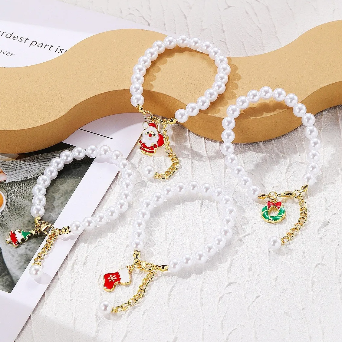 New Fashion Popular European and American Christmas Bracelet Accessories Wholesale Crystal Beads Lady Christmas Bracelet Set
New Fashion Popular European and American Christmas Bracelet Accessories Wholesale Crystal Beads Lady Christmas Bracelet Set