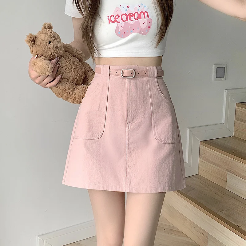 Женская джинсовая мини-юбка с завышенной талией, повседневная однотонная трапециевидная юбка в американском винтажном стиле, модель P457 на лето 
Женская джинсовая мини-юбка с завышенной талией, повседневная однотонная трапециевидная юбка в американском винтажном стиле, модель P457 на лето