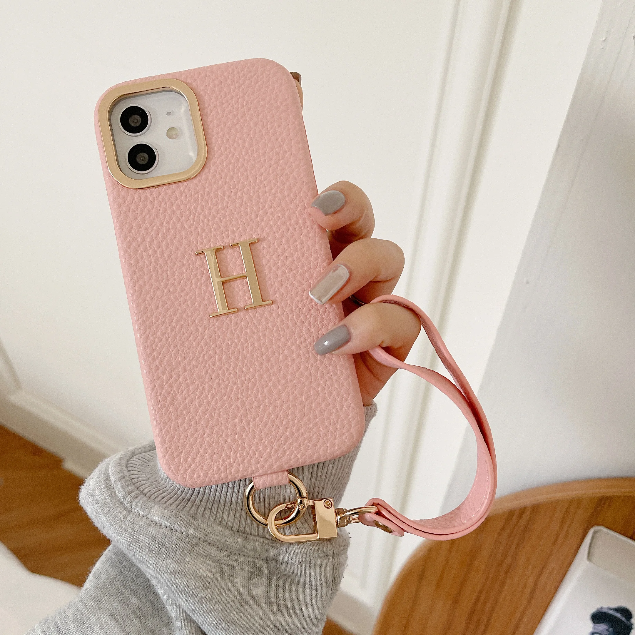 New Female Luxury Leather Custom Initial Hand Rope Small Gold Letters Phone Case For iPhone 14 14ProMax 14Plus 13Promax 13 12 11
New Female Luxury Leather Custom Initial Hand Rope Small Gold Letters Phone Case For iPhone 14 14ProMax 14Plus 13Promax 13 12 11