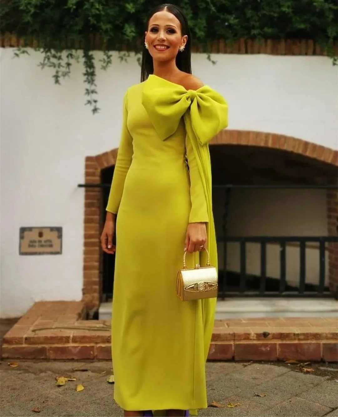 Elegant Green Crepe Evening Dresses With Bow فساتين سهرة Sheath Pleats Ankle Length Prom Dresses With Slit for Women Party Gowns 
Elegant Green Crepe Evening Dresses With Bow فساتين سهرة Sheath Pleats Ankle Length Prom Dresses With Slit for Women Party Gowns