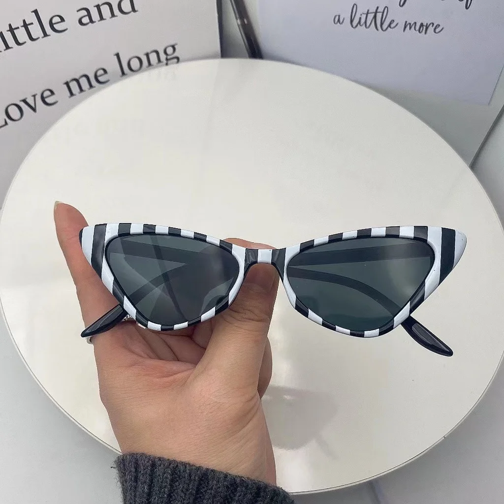Small Square Personality Sunglasses Women Retro Black Gray Dark Glasses Popular Desige Shade Sun Glass Outdoor UV400 2022
Small Square Personality Sunglasses Women Retro Black Gray Dark Glasses Popular Desige Shade Sun Glass Outdoor UV400 2022