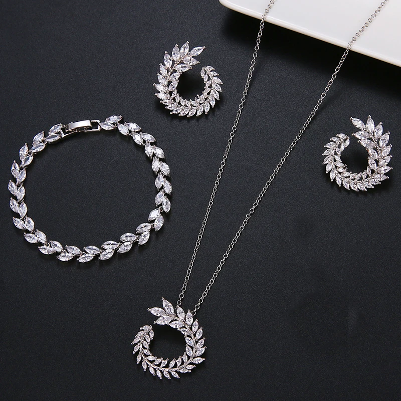 Teardrop Earrings Necklace Bracelet Earrings Set Luxury Ladies Jewelry Free Shipping High Quality Zirconia Material Crystal
Teardrop Earrings Necklace Bracelet Earrings Set Luxury Ladies Jewelry Free Shipping High Quality Zirconia Material Crystal