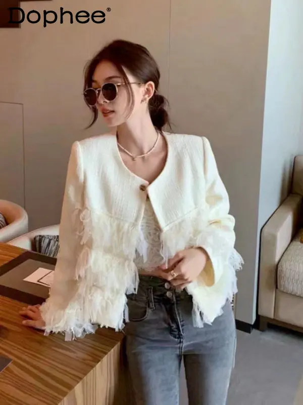 2022 Autumn Women Short Chic Coat Light Luxury Temperament Tassel Tweed Coats Round Neck Long Sleeve White
2022 Autumn Women Short Chic Coat Light Luxury Temperament Tassel Tweed Coats Round Neck Long Sleeve White