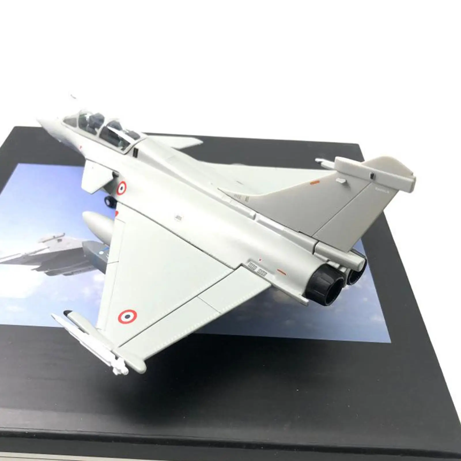 Масштаб 1:72, Dassault Rafale, литая армейская модель самолета из сплава, украшения для дома
Масштаб 1:72, Dassault Rafale, литая армейская модель самолета из сплава, украшения для дома