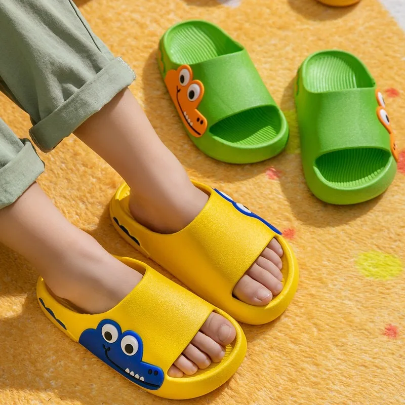 Fashion Slippers Children's Bathroom Slippers Kids Outdoor Casual Beach Shoes for Boys Girls Sandals Summer Princess Girl Shoes
Fashion Slippers Children's Bathroom Slippers Kids Outdoor Casual Beach Shoes for Boys Girls Sandals Summer Princess Girl Shoes