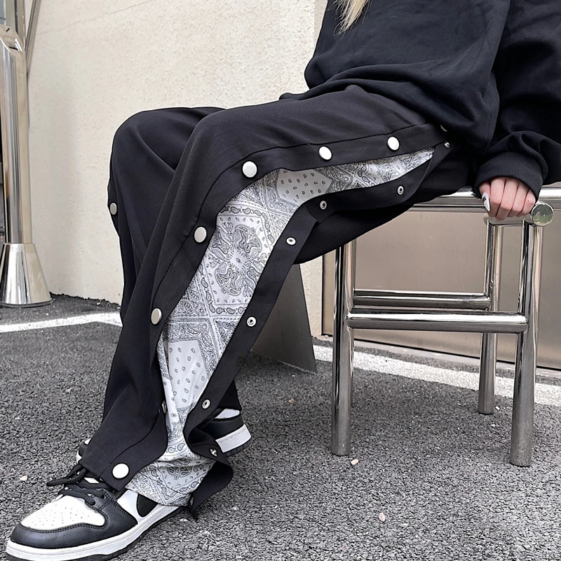 2022 spring trend casual pants Korean retro design sense homemade heavy-duty button cashew flower stitching straight-leg pants
2022 spring trend casual pants Korean retro design sense homemade heavy-duty button cashew flower stitching straight-leg pants
