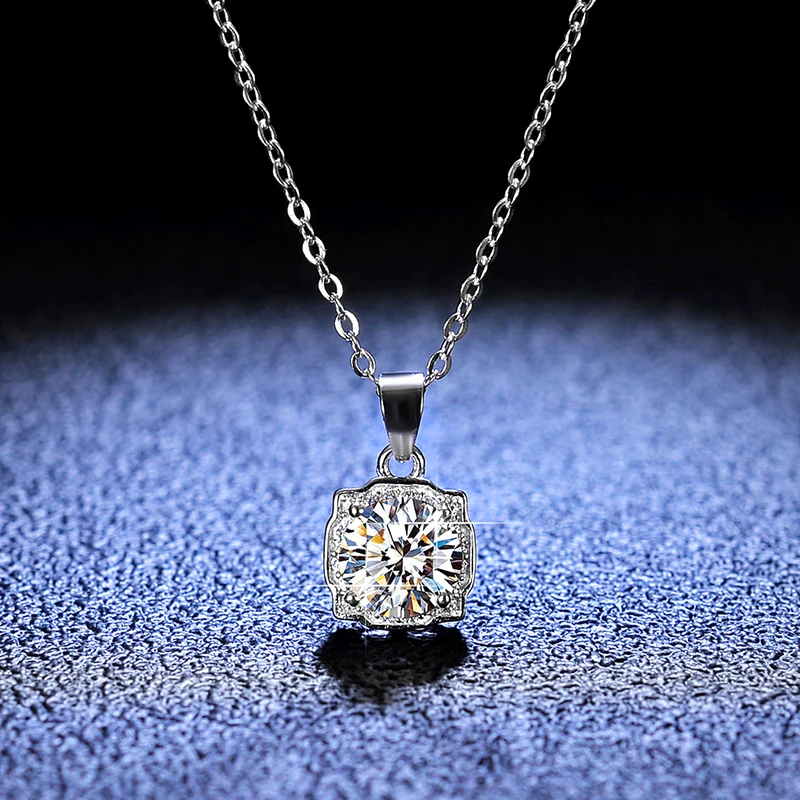 Necklace For Women VVS D Color Moissanite Classic 925 Silver Round Cut Anniversary Party Of Gift Pendent Valentines Day Gift
Necklace For Women VVS D Color Moissanite Classic 925 Silver Round Cut Anniversary Party Of Gift Pendent Valentines Day Gift