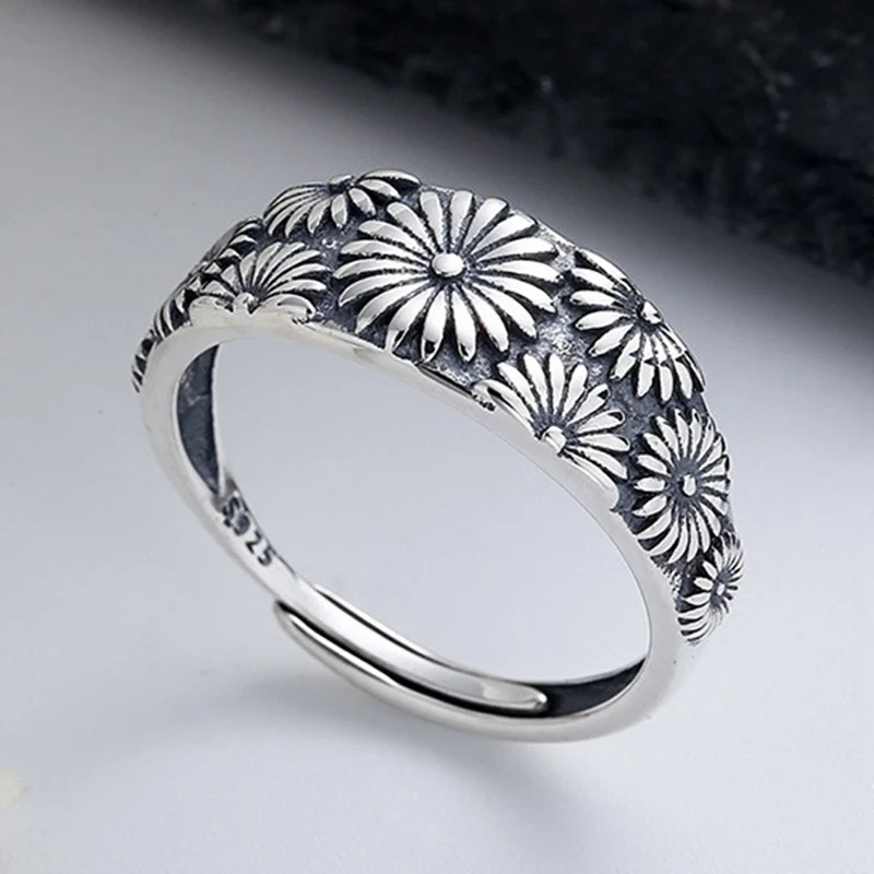 Vintage Daisy Rings for Women Retro Style Adjustable Ring Personality Jewelry Banquet Party Ring Femme Gift
Vintage Daisy Rings for Women Retro Style Adjustable Ring Personality Jewelry Banquet Party Ring Femme Gift
