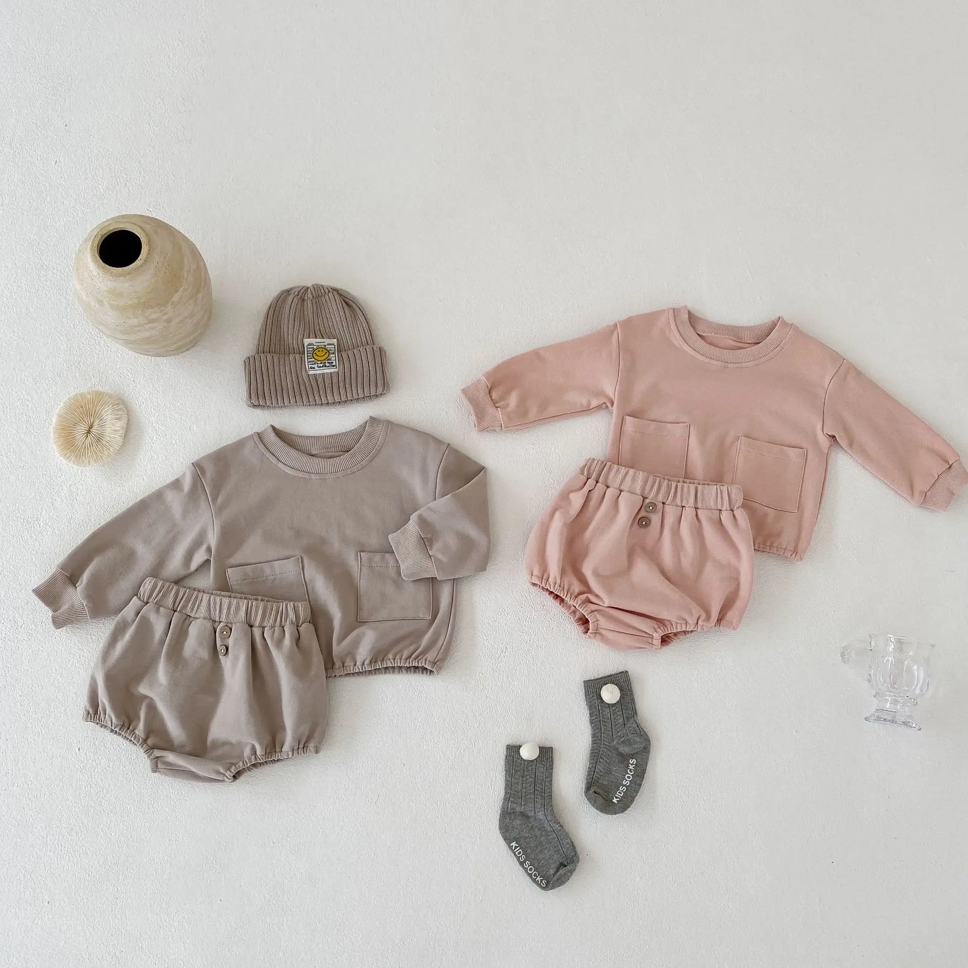 2022 Autumn Children Big Pockets Long Sleeve T-shirt Set Kid Girl Cotton Pure Color Tops + Bread Shorts 2pcs Suit Baby Tees Suit
2022 Autumn Children Big Pockets Long Sleeve T-shirt Set Kid Girl Cotton Pure Color Tops + Bread Shorts 2pcs Suit Baby Tees Suit
