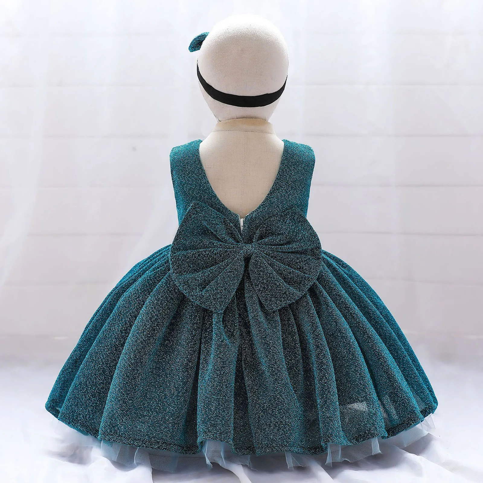 #70-120 Baby Girls Sleeveless Round Neckline Bowknot Back Zipper Closure Dress with Bowknot Headband
#70-120 Baby Girls Sleeveless Round Neckline Bowknot Back Zipper Closure Dress with Bowknot Headband