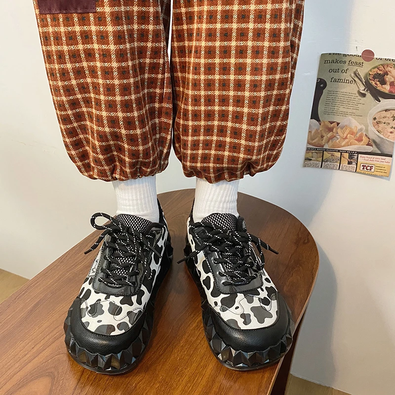 Кроссовки женские на платформе, Вулканизированная подошва, кроссовки из воловьей кожи, на шнуровке, модная зимняя обувь, Осень-зима
Кроссовки женские на платформе, Вулканизированная подошва, кроссовки из воловьей кожи, на шнуровке, модная зимняя обувь, Осень-зима