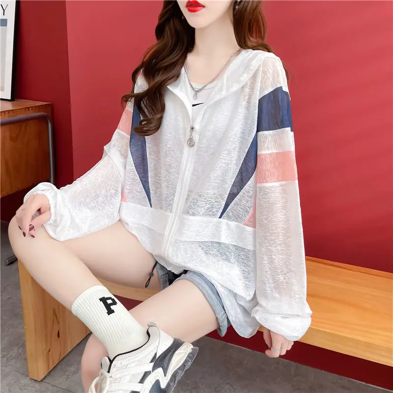 2023 Women Summer New Sun Protection Hooded Coats Female Casual Patchwork Thin Jacket Ladies Loose Sunscreen Outerwear G25
2023 Women Summer New Sun Protection Hooded Coats Female Casual Patchwork Thin Jacket Ladies Loose Sunscreen Outerwear G25