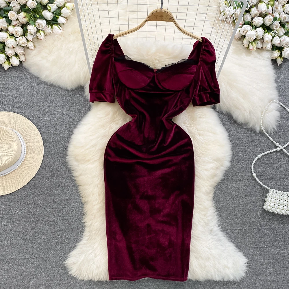 Summer Light Luxury Retro Style Short Sleeved Square Neck with Waistband and Slim Golden Velvet Split Buttocks Dress
Summer Light Luxury Retro Style Short Sleeved Square Neck with Waistband and Slim Golden Velvet Split Buttocks Dress