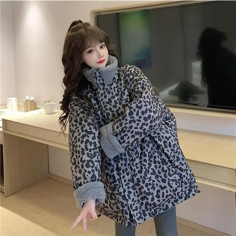 Winter 2022 Medium Length Loose Leopard Print Cotton Jacket Women's Thickened Lamb Hair Wear Stand Collar Coat on Both Sides
Winter 2022 Medium Length Loose Leopard Print Cotton Jacket Women's Thickened Lamb Hair Wear Stand Collar Coat on Both Sides