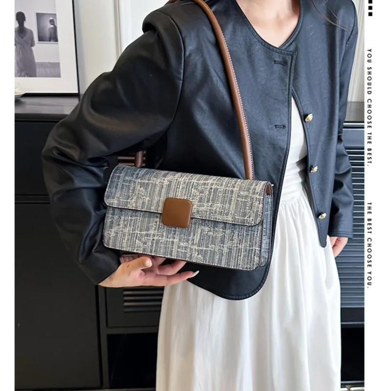 Design A High-end Women's Bag, French Retro Small Square Bag, New Denim Striped Shoulder Bag, Suitable For Multiple Scenarios
Design A High-end Women's Bag, French Retro Small Square Bag, New Denim Striped Shoulder Bag, Suitable For Multiple Scenarios