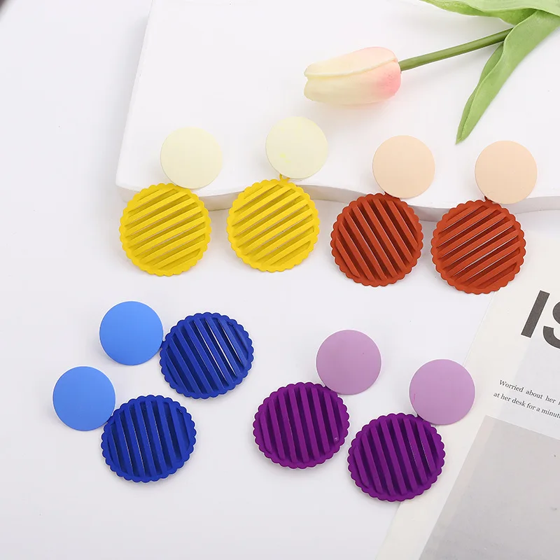 Double Spell Candy Color 3D Hollow Stripe Earrings for Women Korean Crystal Fashion Jewelry Unusual Accessories Girls Part Gifts 
Double Spell Candy Color 3D Hollow Stripe Earrings for Women Korean Crystal Fashion Jewelry Unusual Accessories Girls Part Gifts