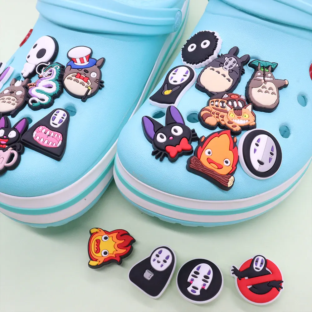 Wholesale 50pcs PVC Shoe Charms Cartoon Anime Cute Cat Ghost Flame Slipper Accessories Shoe Ornament For Child Croc Jibz Gift
Wholesale 50pcs PVC Shoe Charms Cartoon Anime Cute Cat Ghost Flame Slipper Accessories Shoe Ornament For Child Croc Jibz Gift