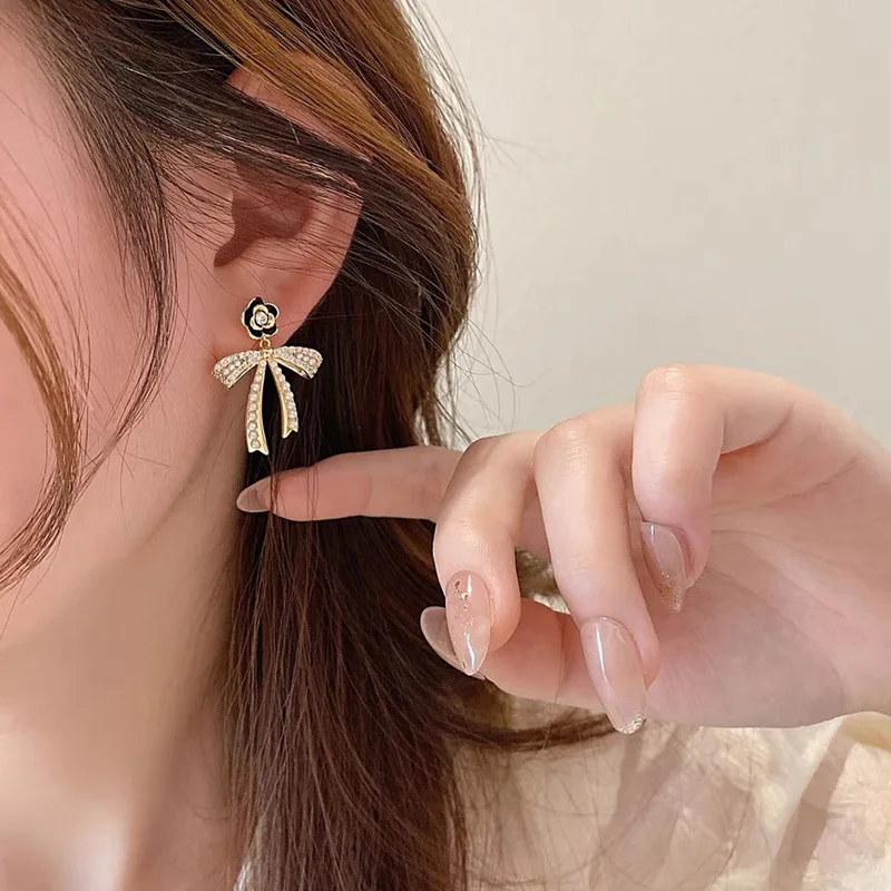 

Xiaomi Bead Bow Earrings S925 Silver Needle Temperament High-grade Atmospheric Earrings High Sense Luxury Camellia Stud Earrings