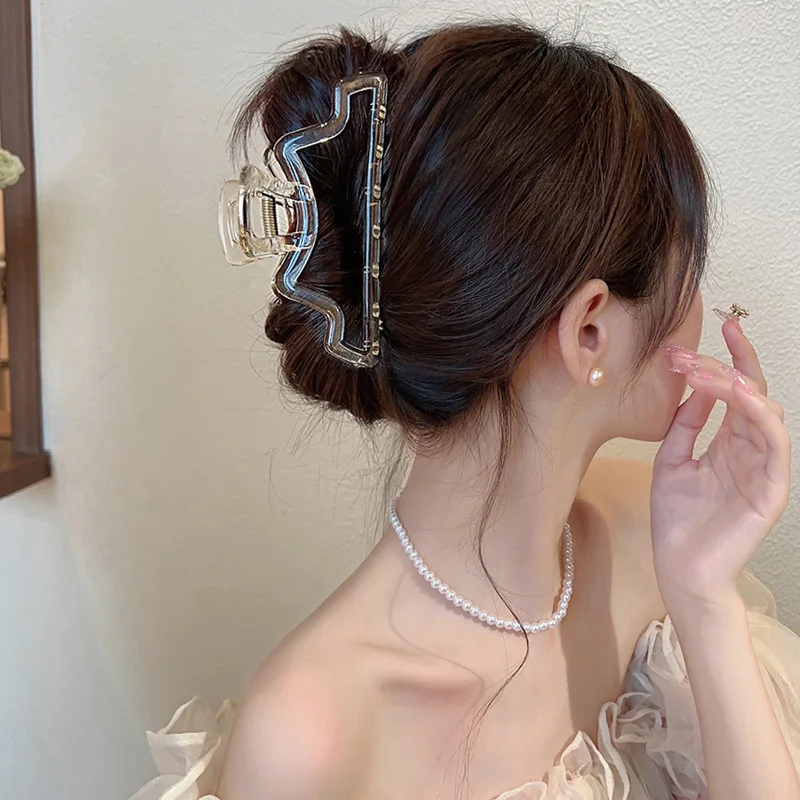 2023 New Korean Women's Fashion Acrylic Claw Clip Girls Shark Clip Elegant Ponytail Hair Clip Retro Hair Accessories
2023 New Korean Women's Fashion Acrylic Claw Clip Girls Shark Clip Elegant Ponytail Hair Clip Retro Hair Accessories