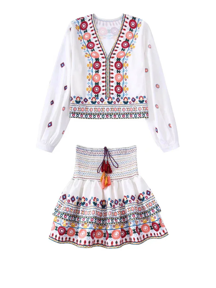 2022 Summer Women Sweet 2 piece sets Suits Vintage Print Short Blouses Tops and Mini Skirts Female Street Suit Clothing 
2022 Summer Women Sweet 2 piece sets Suits Vintage Print Short Blouses Tops and Mini Skirts Female Street Suit Clothing