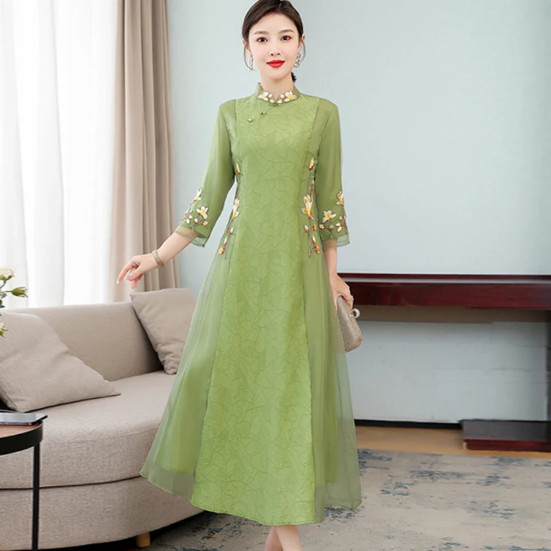 

2023 Chinese style traditional elegant party dress women chiffon embroidery cheongsam retro dress aline retro qi pao dress a656