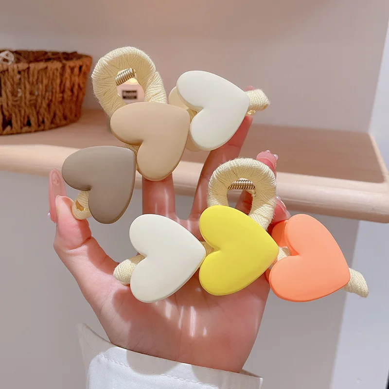 2023Spring New Candy Color Love Hairpin Large Shark Clip with Curly HairclipTemperament Fashion Hairclip Simple Hair Accessories 
2023Spring New Candy Color Love Hairpin Large Shark Clip with Curly HairclipTemperament Fashion Hairclip Simple Hair Accessories