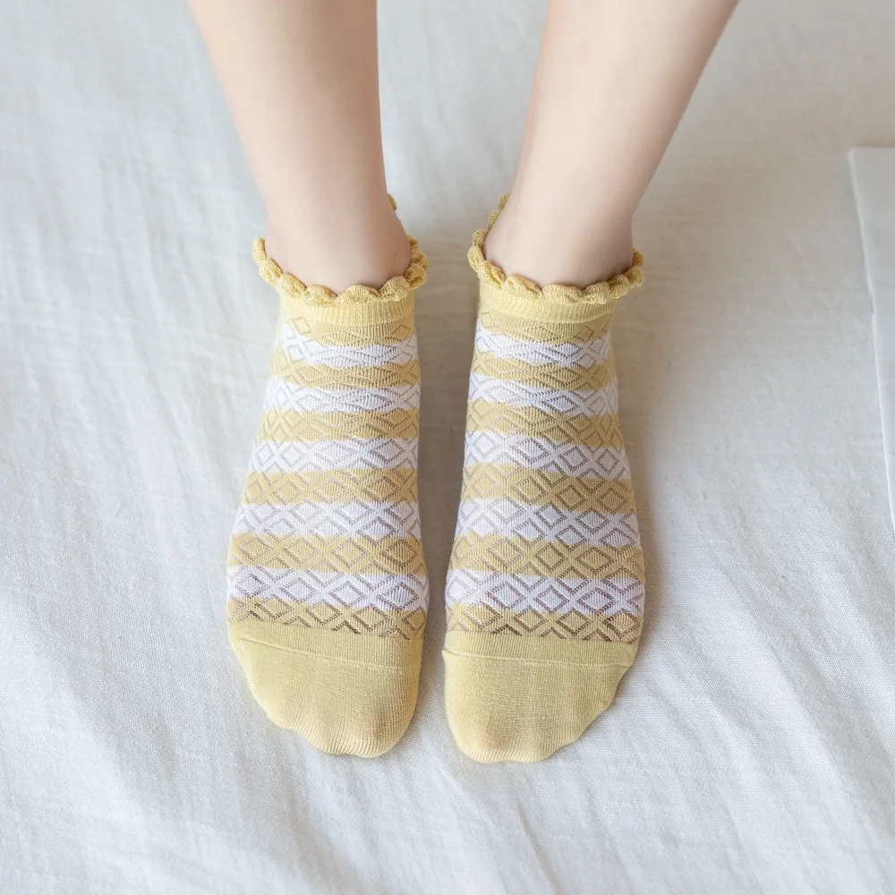 New Summer Women Short Socks Casual Fashion Striped Lace Frilly Ruffle Socks Harajuku Hollow Mesh Breathable Low Cut Ankle Socks
New Summer Women Short Socks Casual Fashion Striped Lace Frilly Ruffle Socks Harajuku Hollow Mesh Breathable Low Cut Ankle Socks