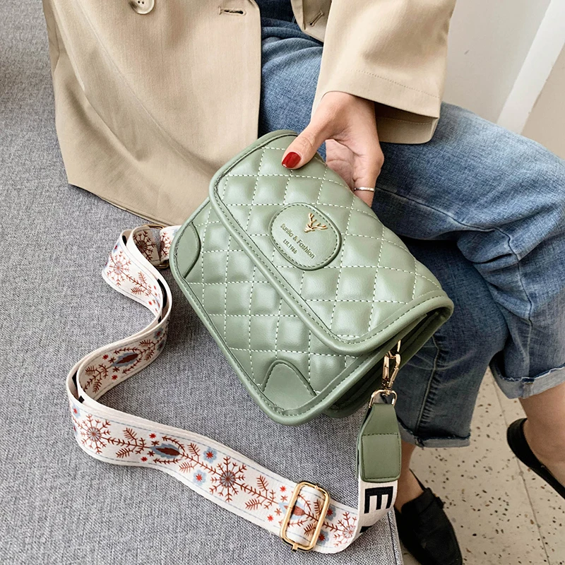 Diamond pattern women Messenger Bag Printed wide strap Ladies Shoulder Bag brand design Female Small Sling bags wallet handbag
Diamond pattern women Messenger Bag Printed wide strap Ladies Shoulder Bag brand design Female Small Sling bags wallet handbag