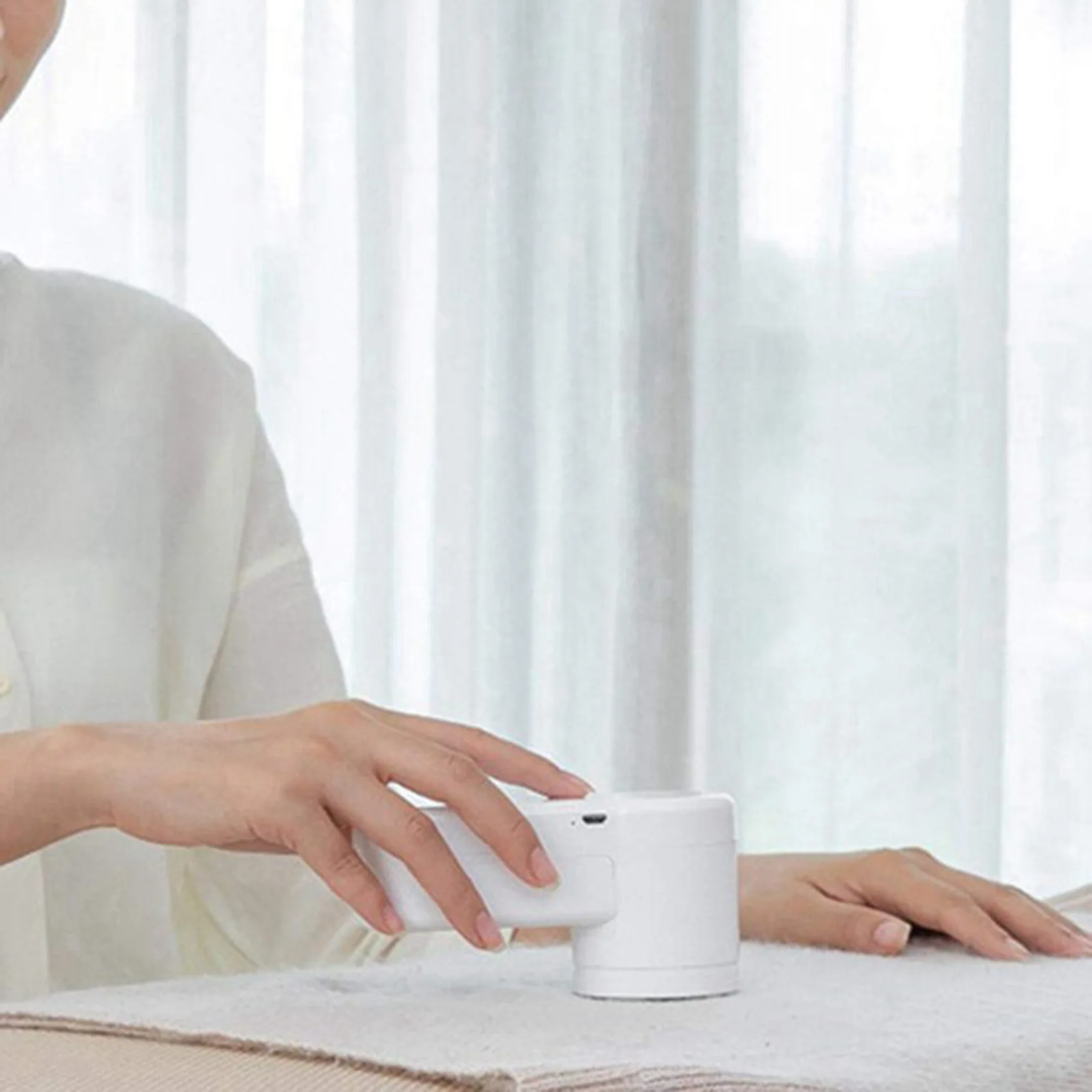 Electric Lint Remover Rechargeable Pellet Remover Curtains Carpets Clothes Pilling Machine Lint Clothes Trimmer Sweater
Electric Lint Remover Rechargeable Pellet Remover Curtains Carpets Clothes Pilling Machine Lint Clothes Trimmer Sweater
