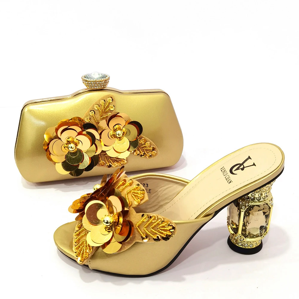 Latest Italian Shoes with Matching Bags for Wedding Italy Nigerian Women Wedding Shoes with Bags Decorated with Rhinestone
Latest Italian Shoes with Matching Bags for Wedding Italy Nigerian Women Wedding Shoes with Bags Decorated with Rhinestone