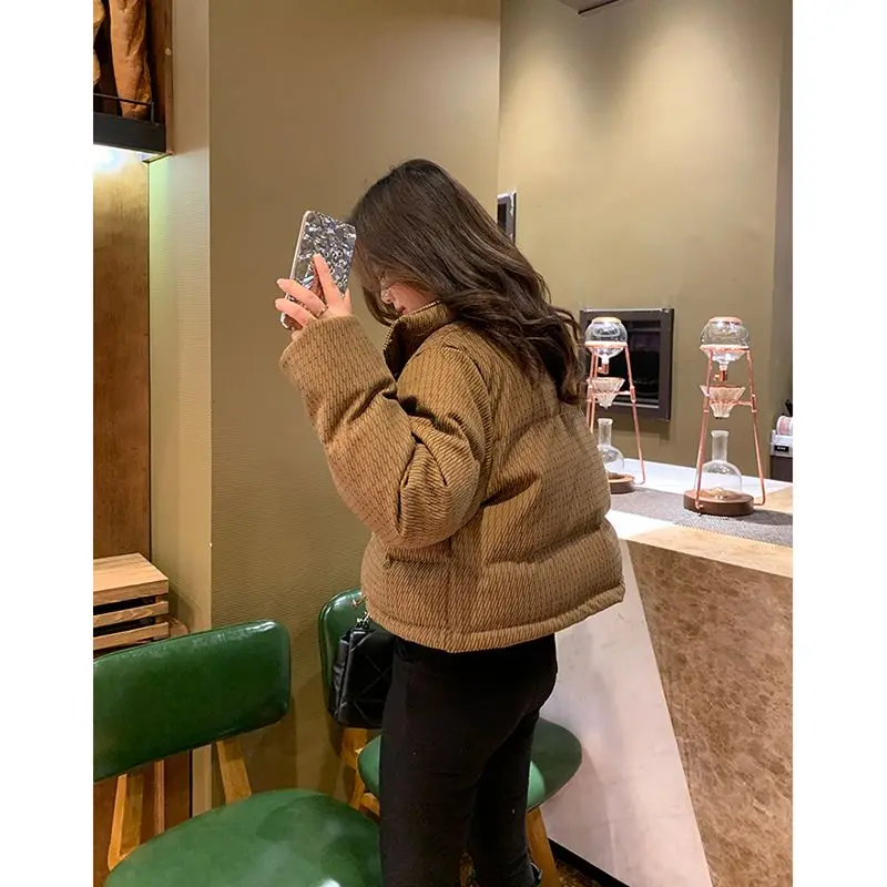 Women's Down Cotton Suit Short Design Sense 2023 New White Duck Down Thickened Bread Coat
Women's Down Cotton Suit Short Design Sense 2023 New White Duck Down Thickened Bread Coat