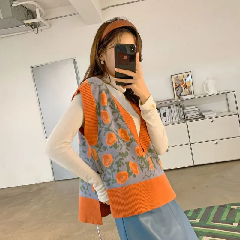 Women's Sweater Vestes Sleeveless Pullover Knitted Vest Korean Fashion Short Tops Autumn Winter Jacket New Loose Y2k Vintage
Women's Sweater Vestes Sleeveless Pullover Knitted Vest Korean Fashion Short Tops Autumn Winter Jacket New Loose Y2k Vintage