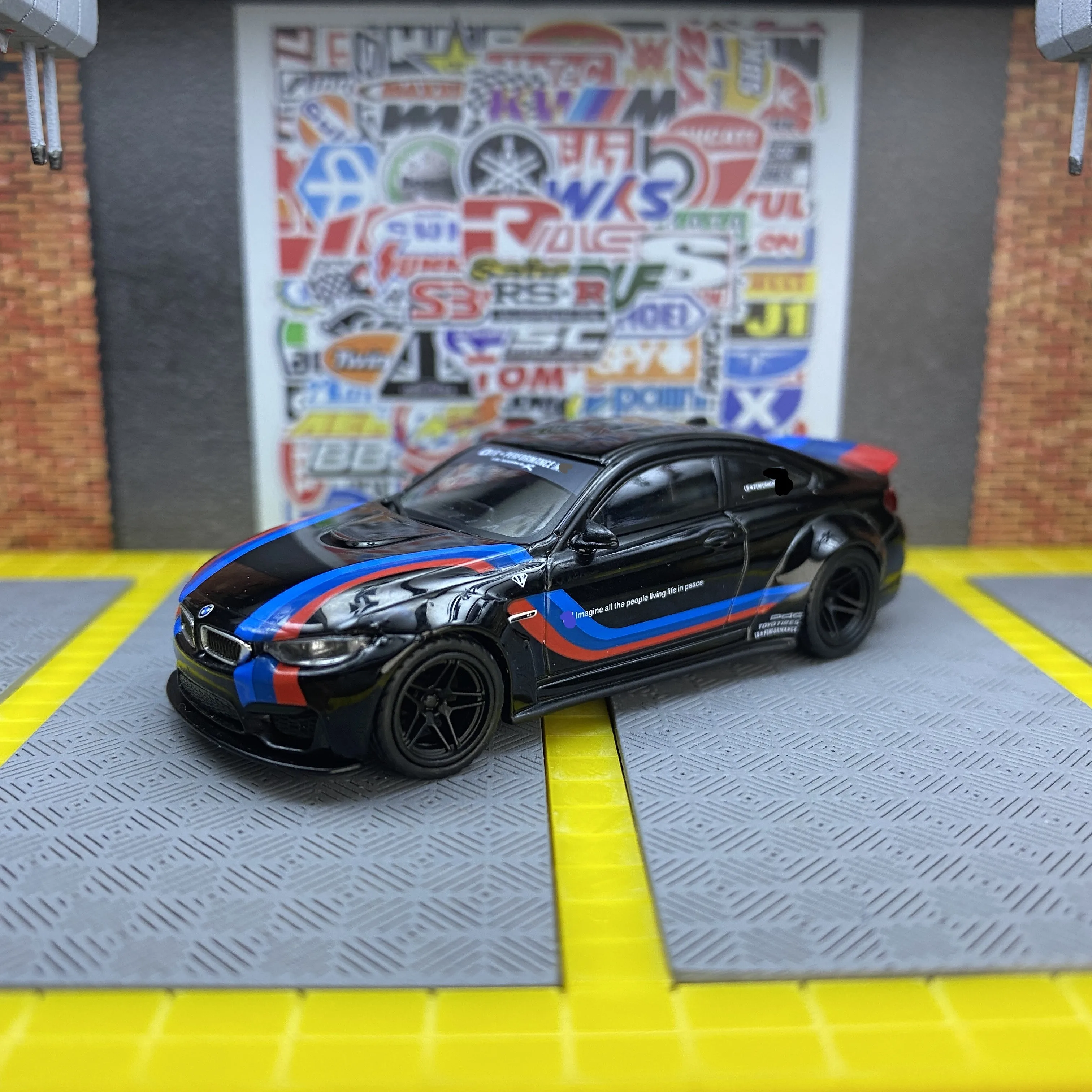 MINIGT 1:64 LB BMW BMW M4 Metal Black Simulation Alloy Car Model Collection Ornament Gift
MINIGT 1:64 LB BMW BMW M4 Metal Black Simulation Alloy Car Model Collection Ornament Gift