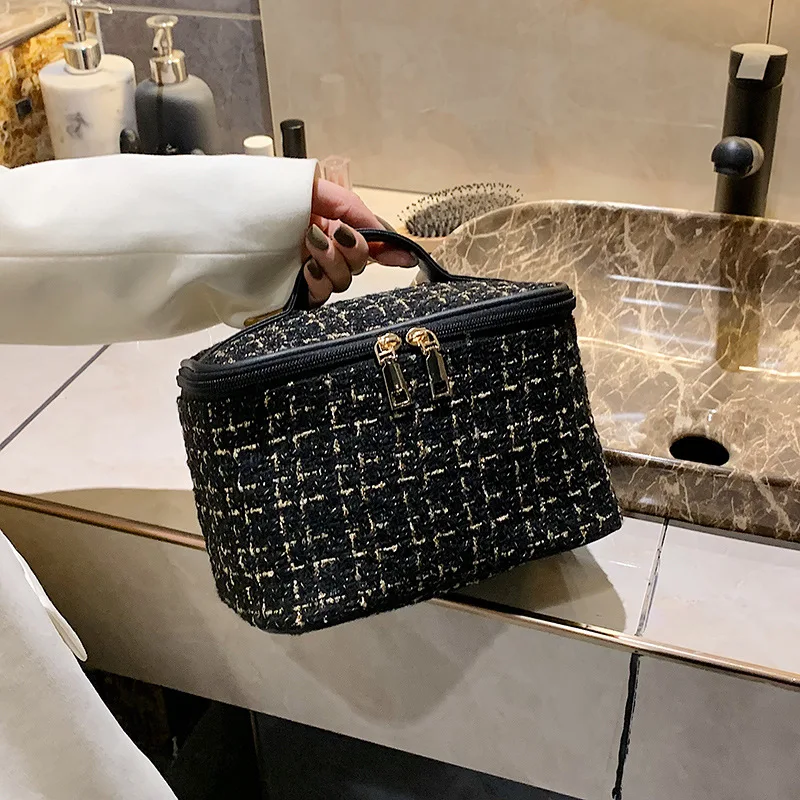 Fashion Portable Makeup Bag Large Capacity Cylinder Cosmetic Bag Travel Storage Makeup Cosmetic Bags for Women Neceser Mujer New
Fashion Portable Makeup Bag Large Capacity Cylinder Cosmetic Bag Travel Storage Makeup Cosmetic Bags for Women Neceser Mujer New