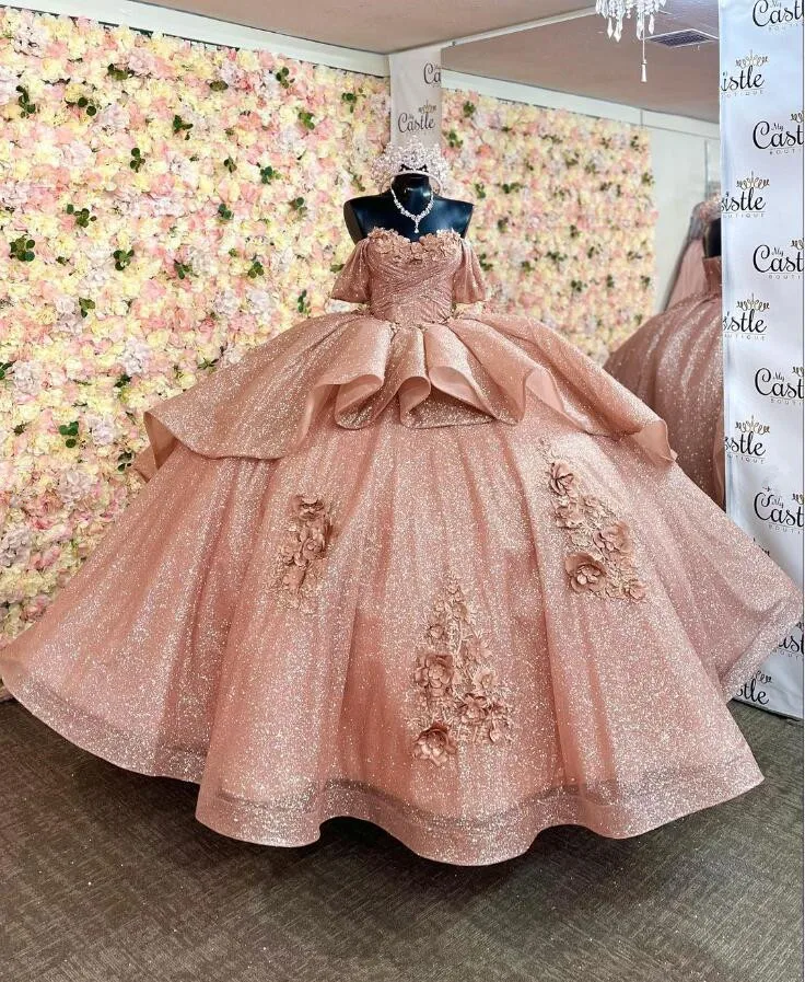Розовое Золотое бальное платье принцессы, платья для Quinceanera, милое платье с блестками и открытыми плечами для свадьбы 16 лет
Розовое Золотое бальное платье принцессы, платья для Quinceanera, милое платье с блестками и открытыми плечами для свадьбы 16 лет