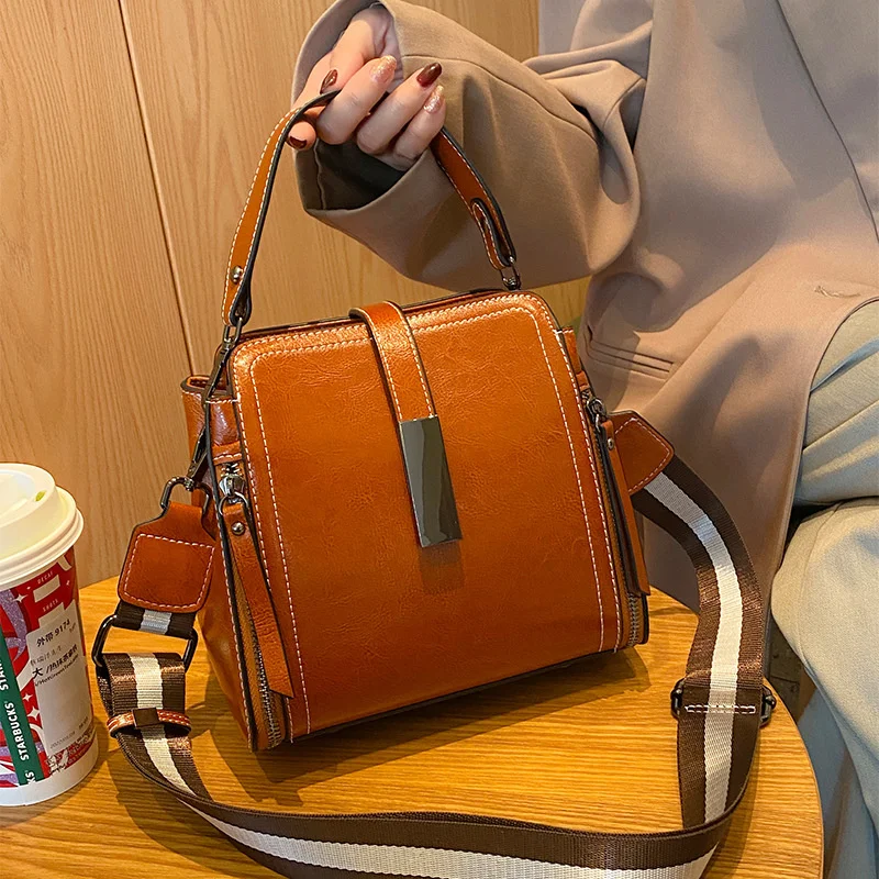 high quality luxury brand small 2023 spring and summer new fashion versatile portable bucket bag women's Leather One Shoulder
high quality luxury brand small 2023 spring and summer new fashion versatile portable bucket bag women's Leather One Shoulder