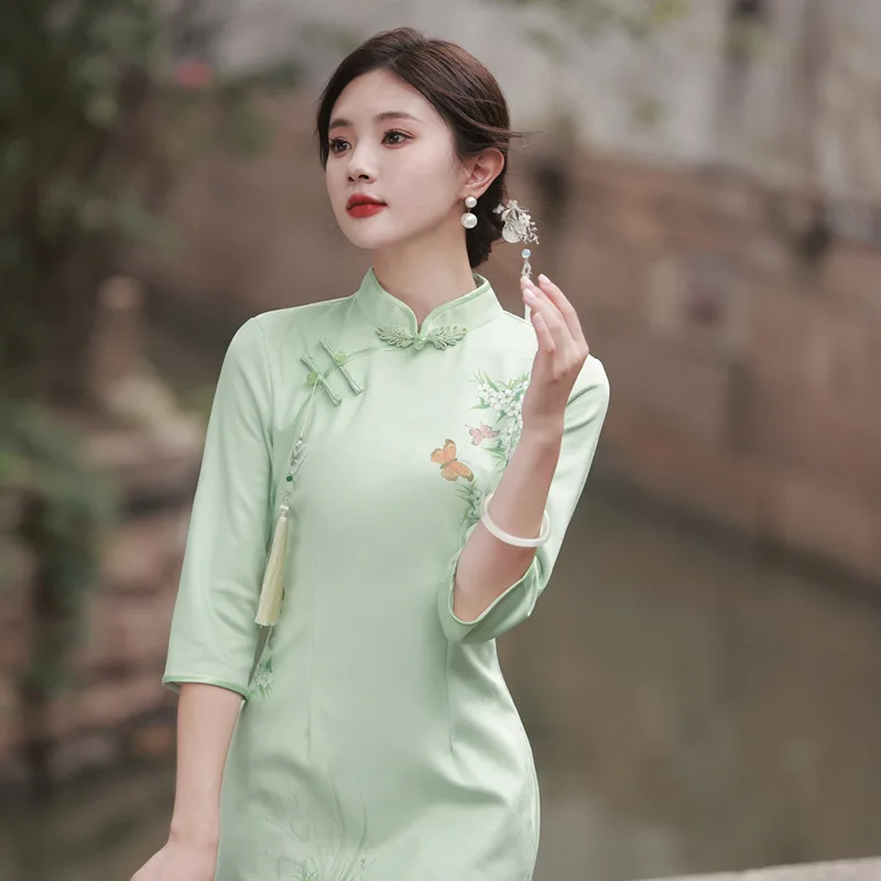 Женское Замшевое платье-Ципао Yourqipao, Осеннее длинное зеленое платье в стиле ретро с цветочным принтом, вечернее платье в китайском стиле для женщин
Женское Замшевое платье-Ципао Yourqipao, Осеннее длинное зеленое платье в стиле ретро с цветочным принтом, вечернее платье в китайском стиле для женщин